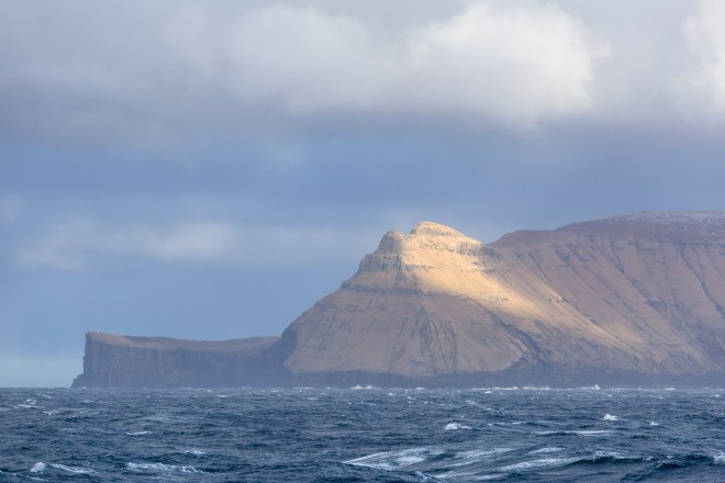 Staring impossible-15