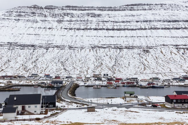 Staring impossible-21