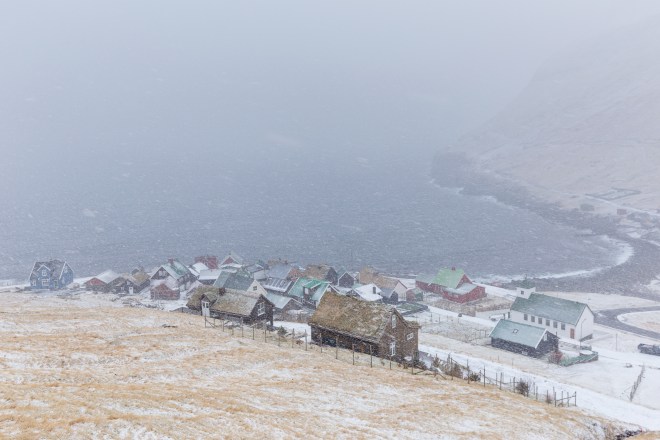 Staring impossible-5