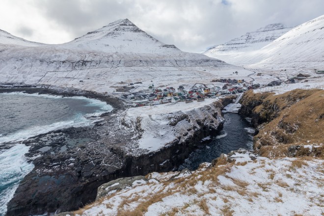 Staring impossible-7